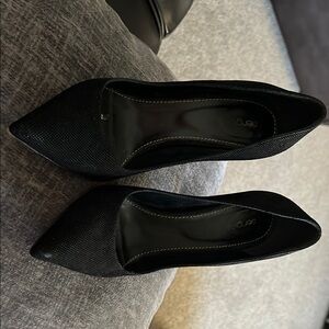 AEROSOLES Black Heels Elegant Streamlined Design